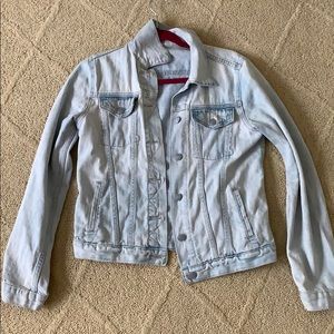 GAP light wash jean jacket